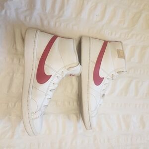 Womens Nike high top size 8